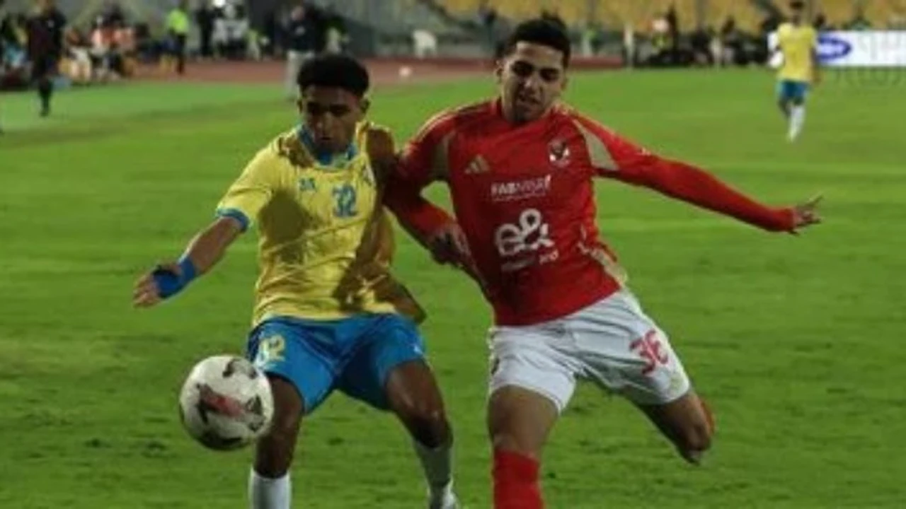 بانتظار الصافرة.. موعد انطلاق مباراة الأهلي والإسماعيلي في الدوري المصري الممتاز